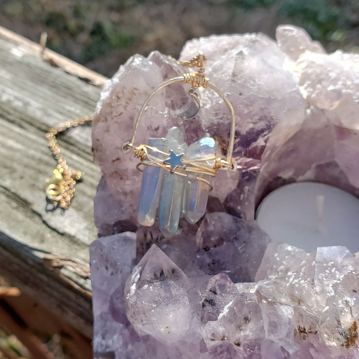 AB Luster Quartz Moon Necklace – Iridescent Radiance & Cosmic Contrast