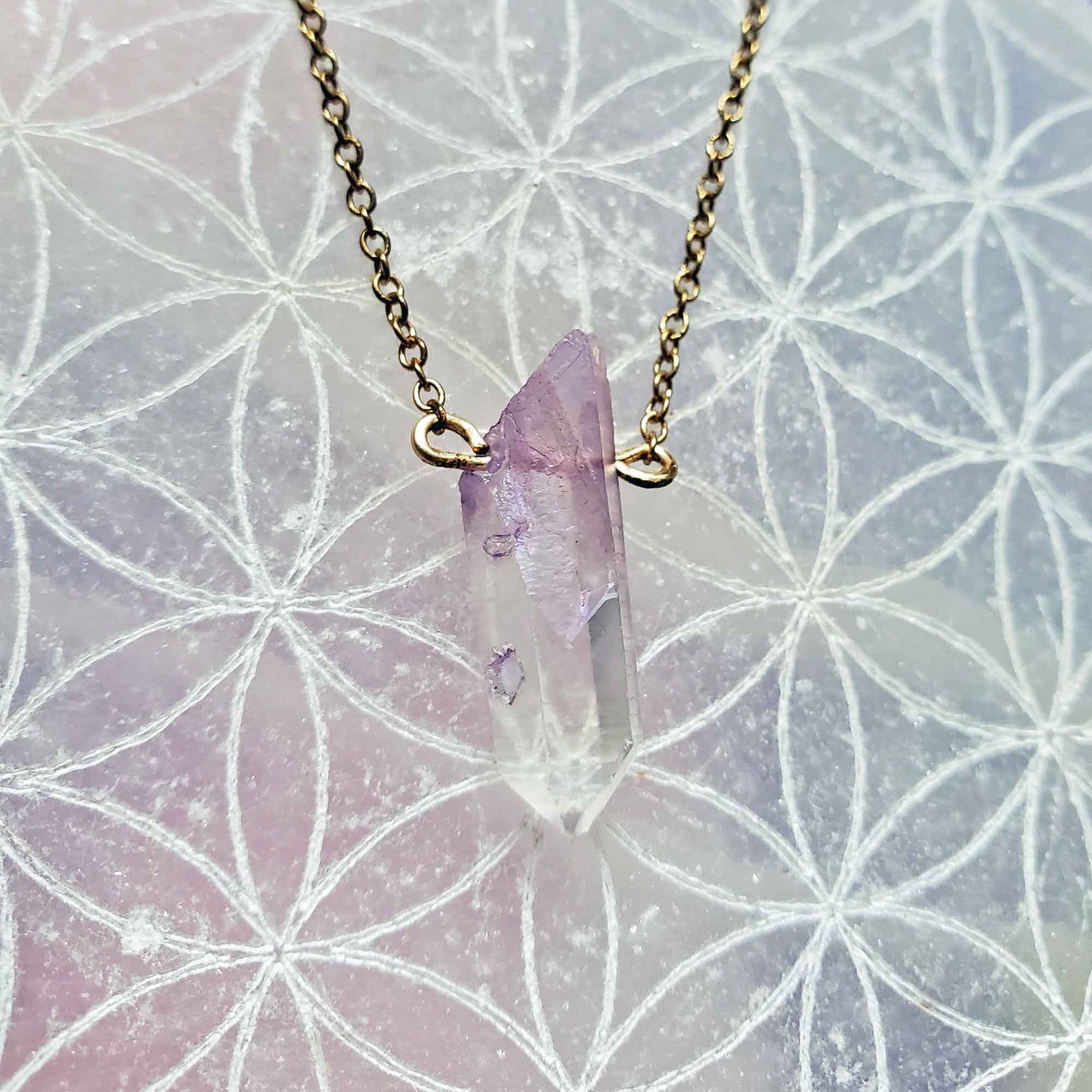 Angel Aura Amethyst Necklace – Spiritual Radiance & Sacred Geometry